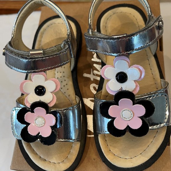 Naturino Other - Naturino Little Girl Leather Sandals.